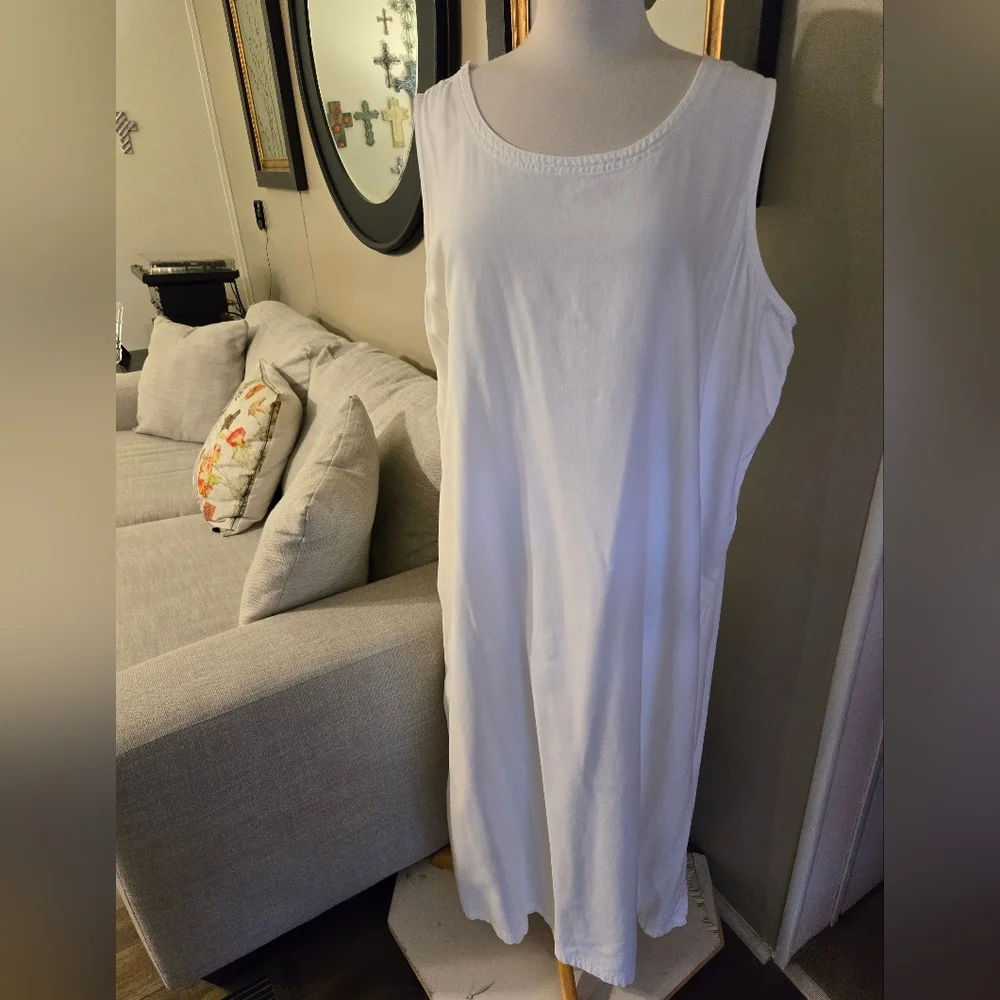 Dressed.       Dress.   335 - Picture 2 of 3